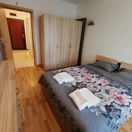 아파트 ап места на 800 м от плажа и центъра
