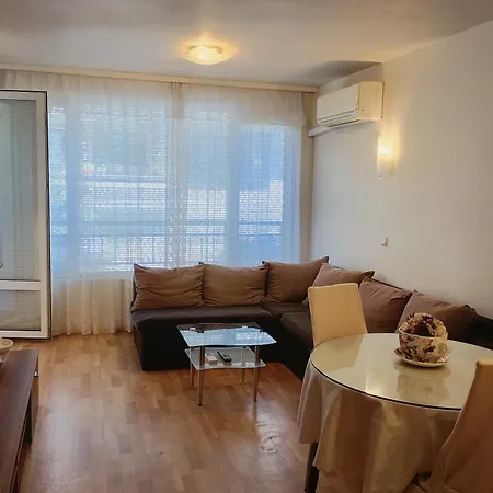 ап места на 800 м от плажа и центъра